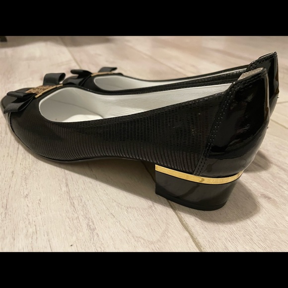 Shoes - Picture 4 of 11